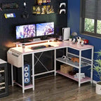 Petit bureau de jeu avec prises de courant