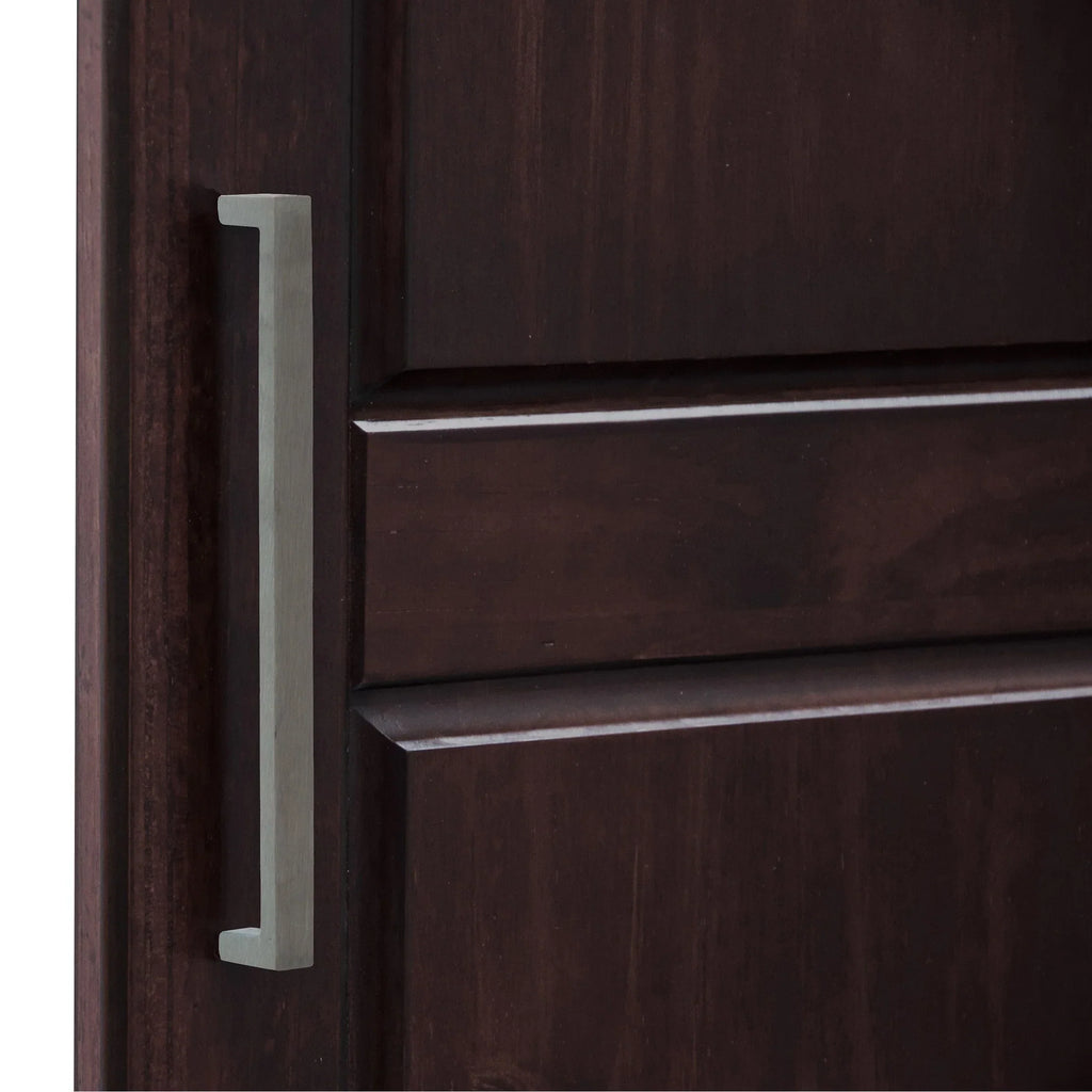 Armoire Palace Imports Cosmo à 3 portes en bois massif à 100 %, avec portes en bois massif ou miroirs