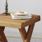 Table d'appoint de ferme en bois d'acacia avec base croisée, finition teck sablé, 18"x18"x18"