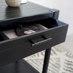 Table d'appoint à 1 tiroir avec pieds tournés et détails sculptés, 48 cm L x 40 cm P x 66 cm H