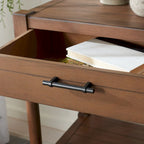 Table d'appoint à 1 tiroir avec pieds tournés et détails sculptés, 48 cm L x 40 cm P x 66 cm H
