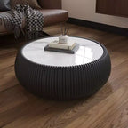 Table basse ronde moderne Okak avec plateau en marbre et côté en cuir, table d'appoint à la mode pour salon, chambre à coucher